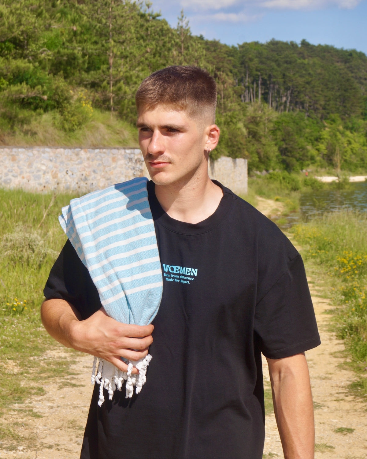 t-shirt noir et bleu woemen, tshirt overize été, coupe mixte, tee shirt homme manche courte