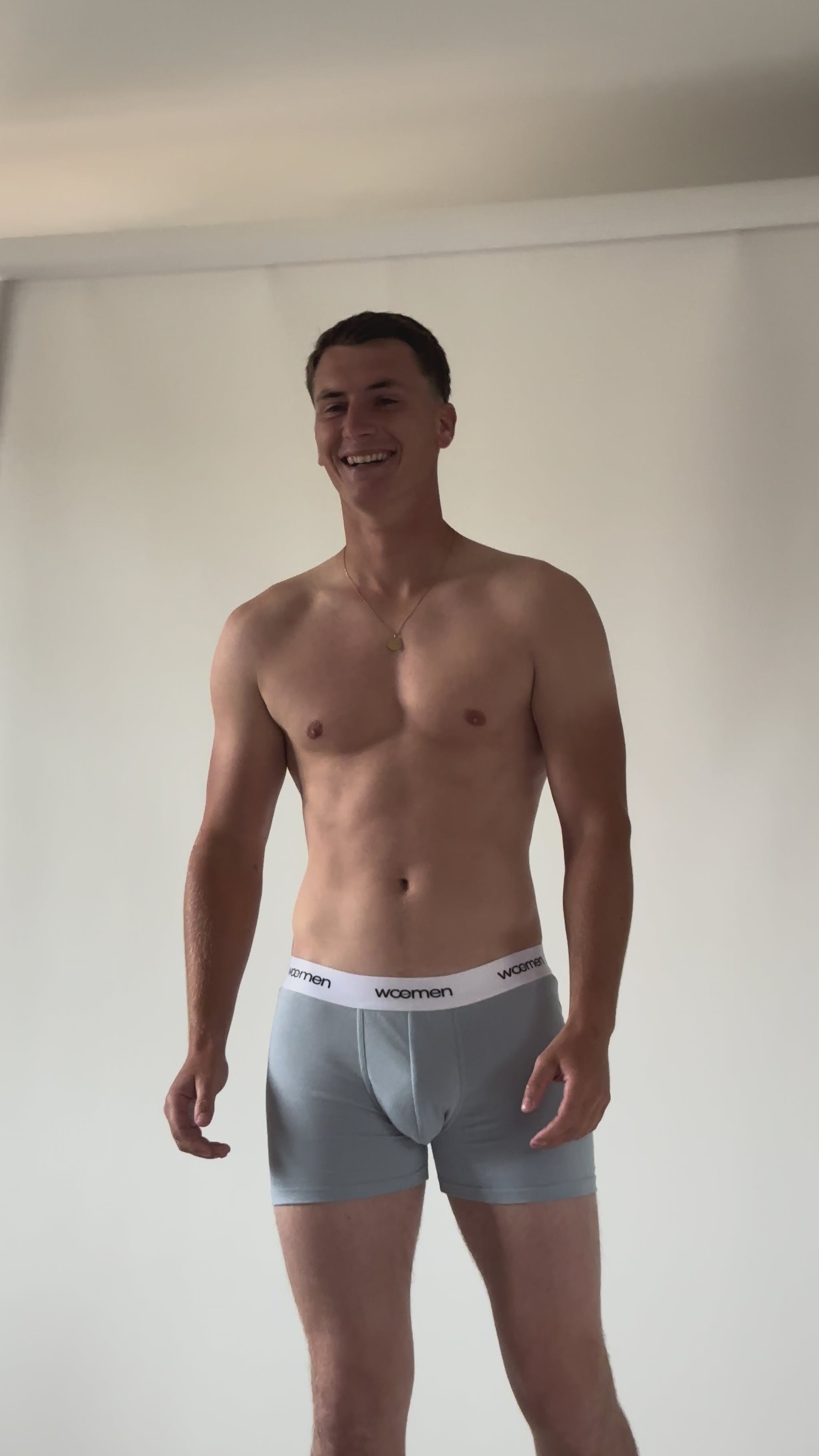 boxer woemen bleu ciel shooting photo