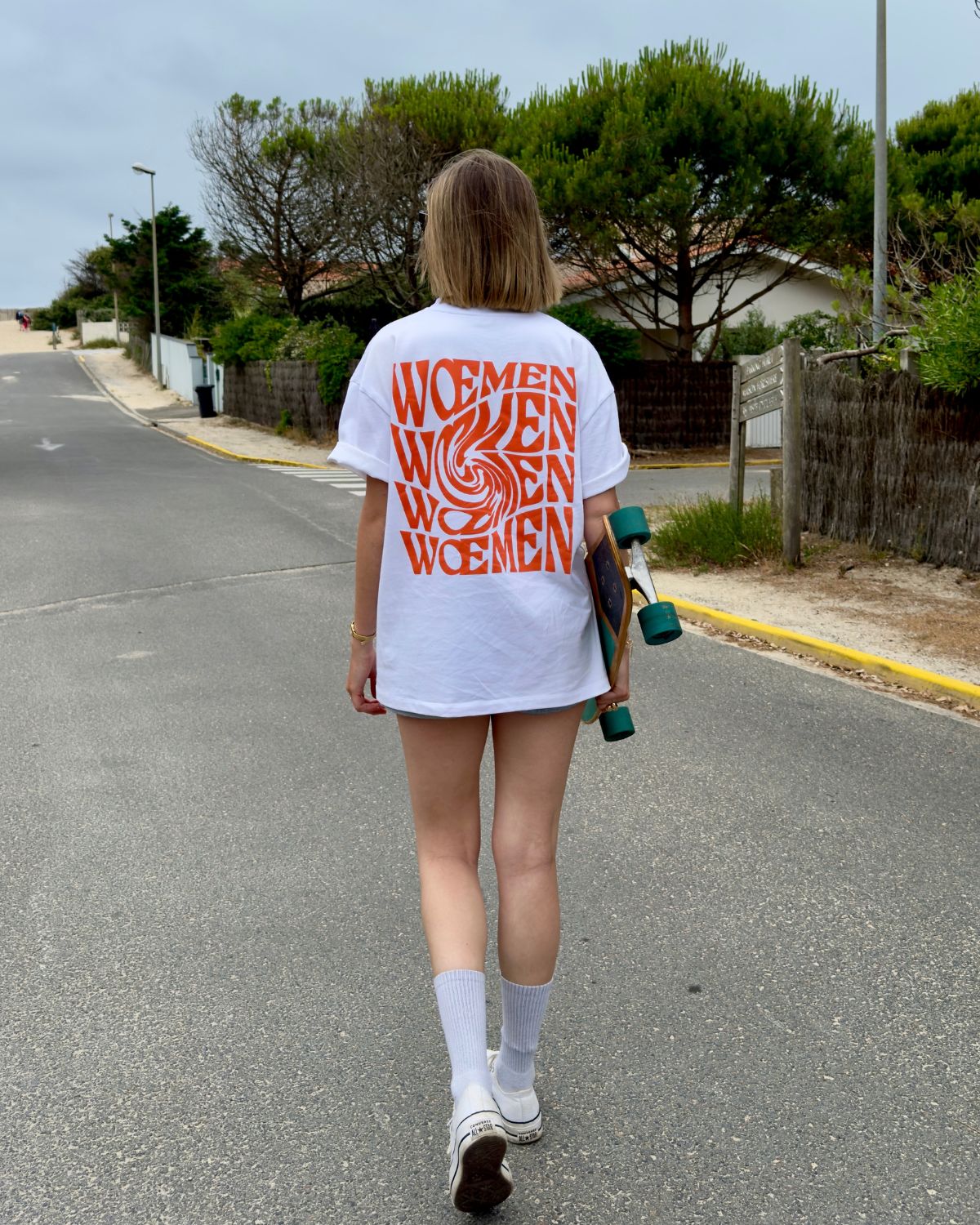 t-shirt blanc et orange, woemen, vêtement été, style surf, tshirt oversize, t-shirt couple